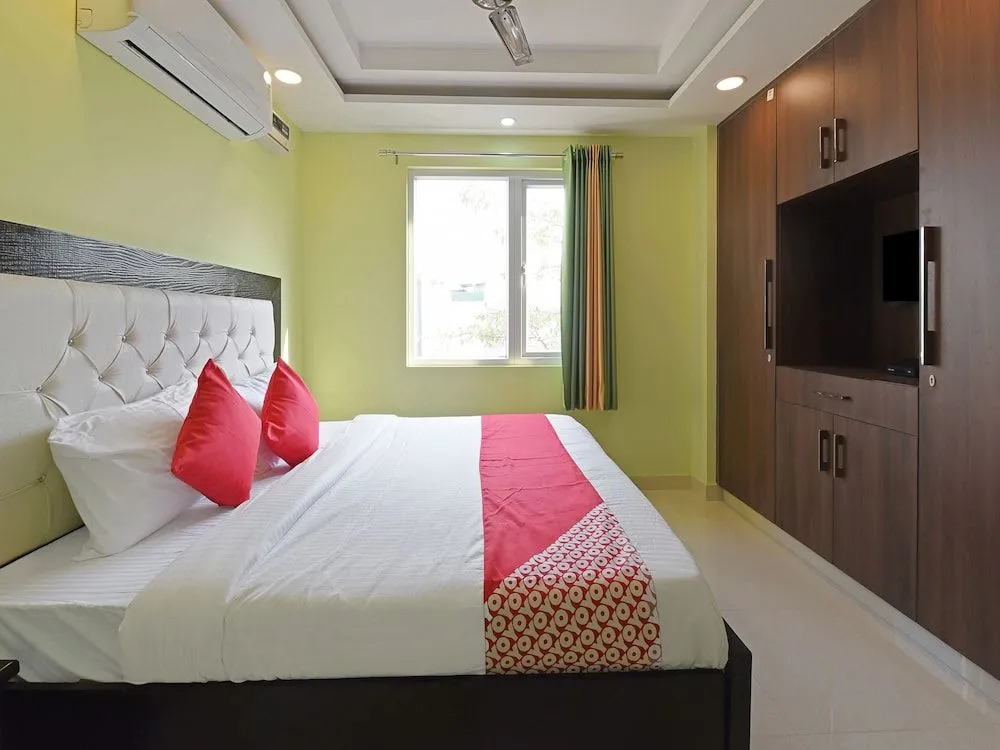 OYO 22585 Flagship Sumit House