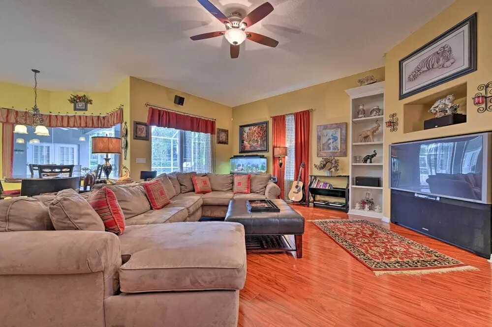 Elegant Valrico Home ~ 15 Mi to Downtown Tampa!