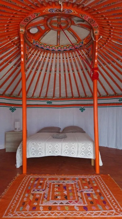 Yourte Mongole Insolite - Gîte Saint Roch