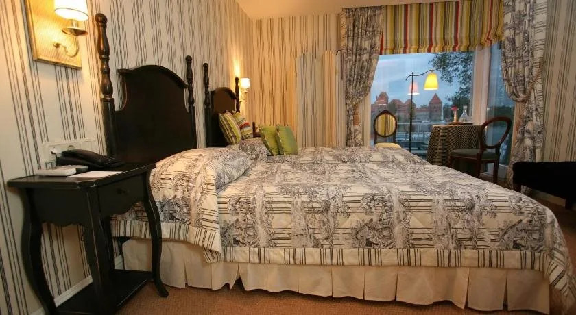 Apvalaus Stalo Klubas Gastro & SPA Hotel
