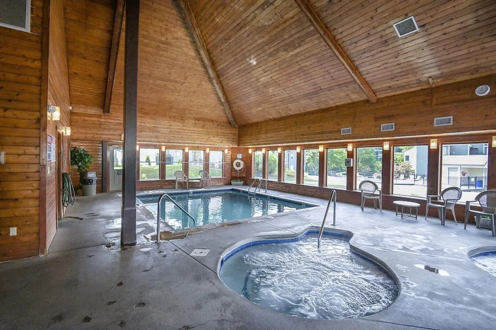 Summit Condo #5302 by Heritage Cabin Rentals