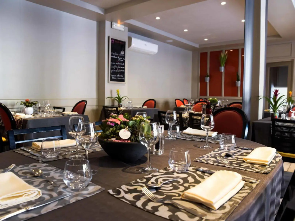 Logis Hôtel Restaurant Azalées