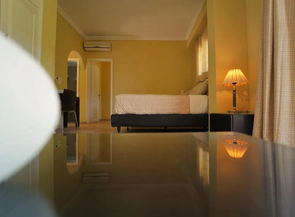 Bella Vista Hotel Studios & Apartments