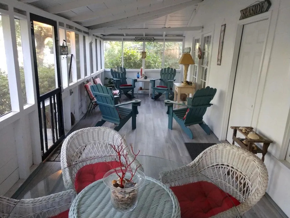 Old Carrabelle Hotel Captains Quarters Suite