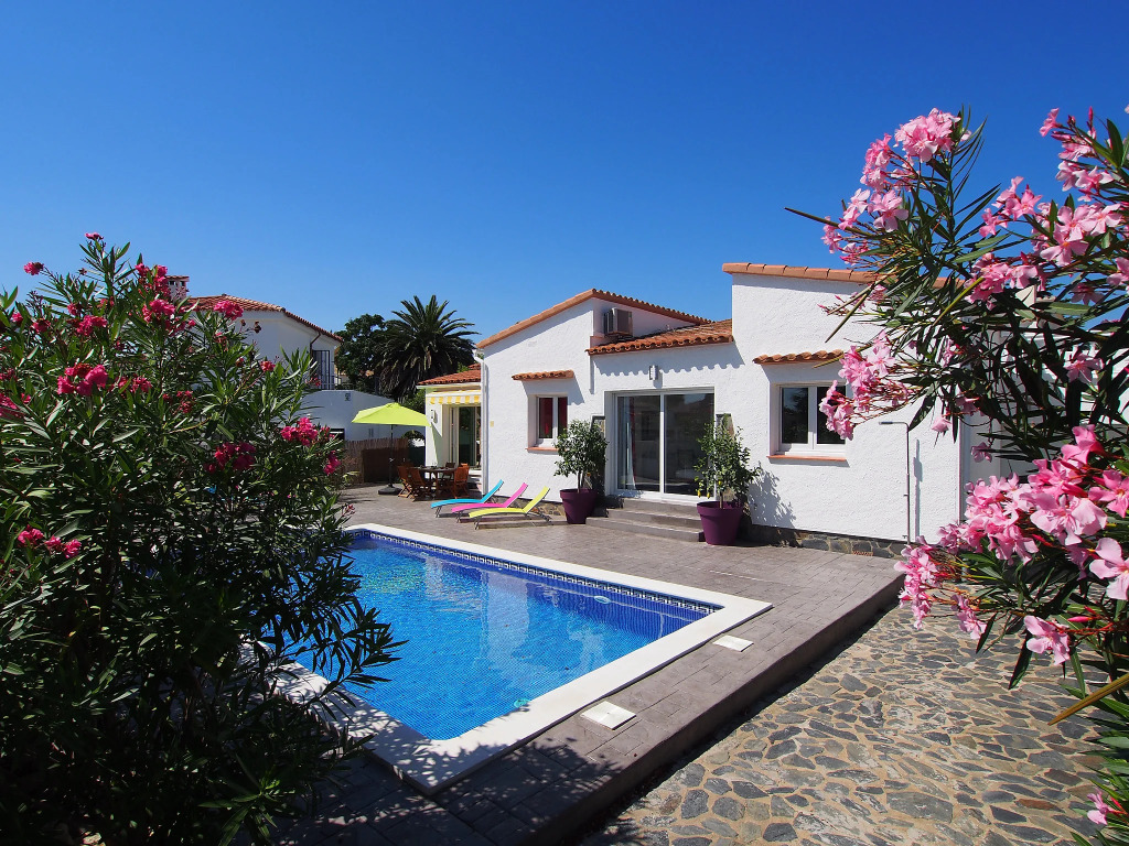 Holiday Home Montgri by Interhome