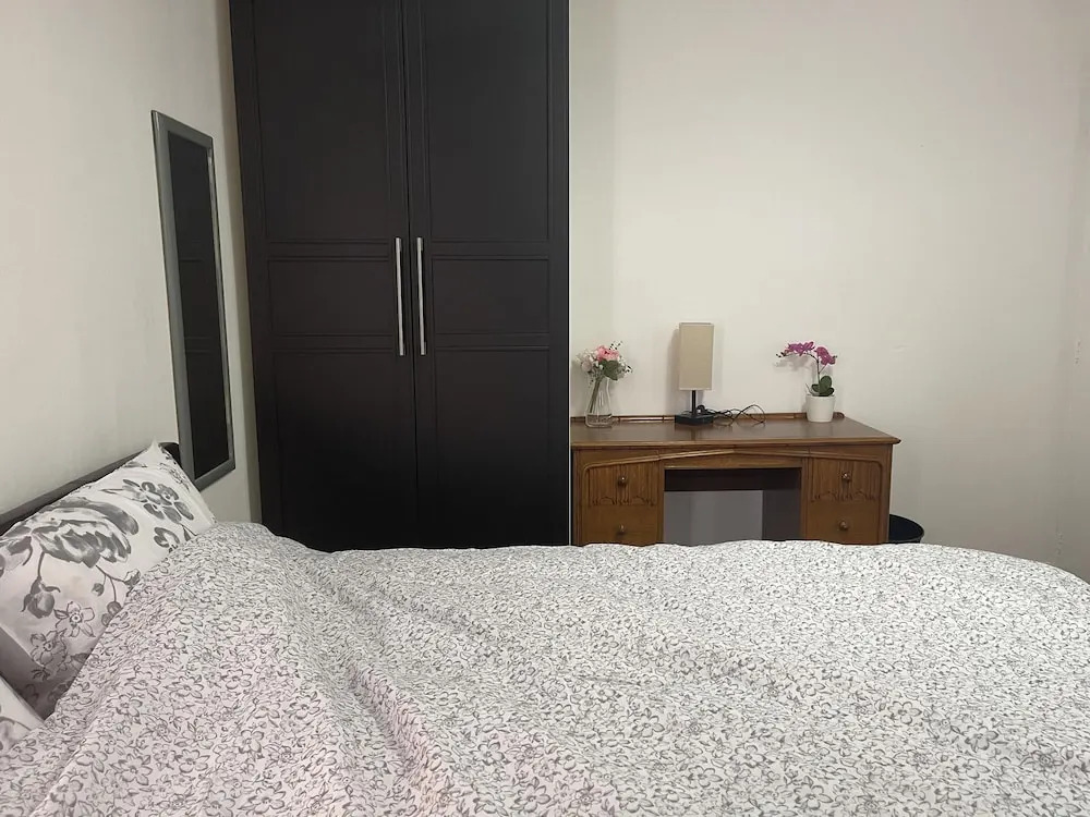 Inviting 2-bed Apartment Near Heathrow