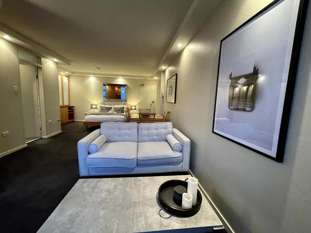 KOZYGURU McMahons Point Amazing Water View Studio + FREE Parking NMP002