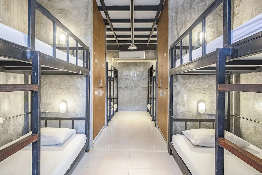 OYO 585 Freedom Hostel @ Phi Phi