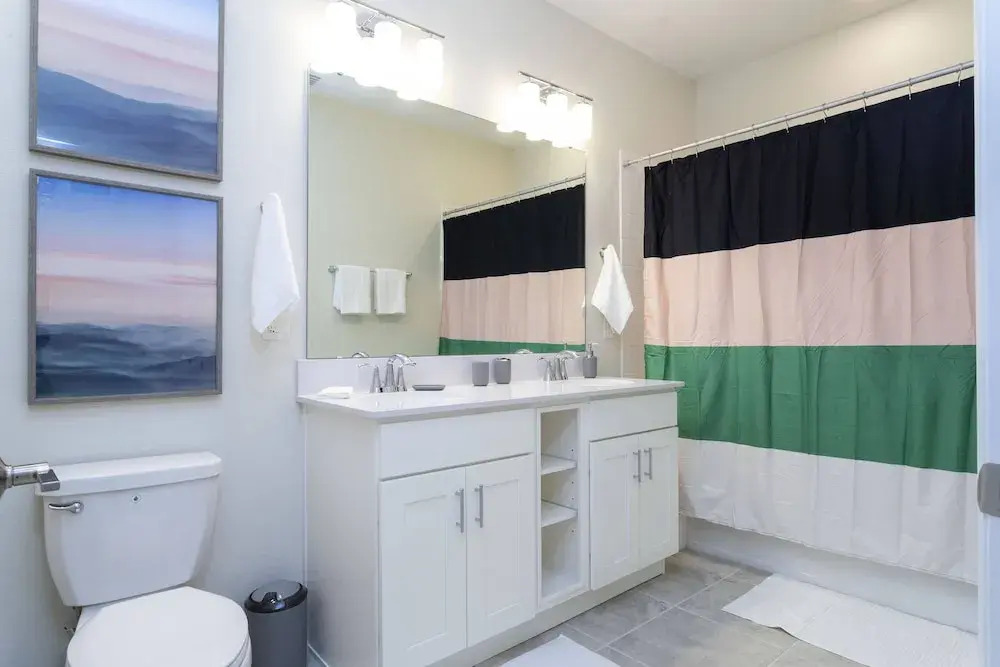 Cozy Retreat Near Disney: Apartment With Amenities