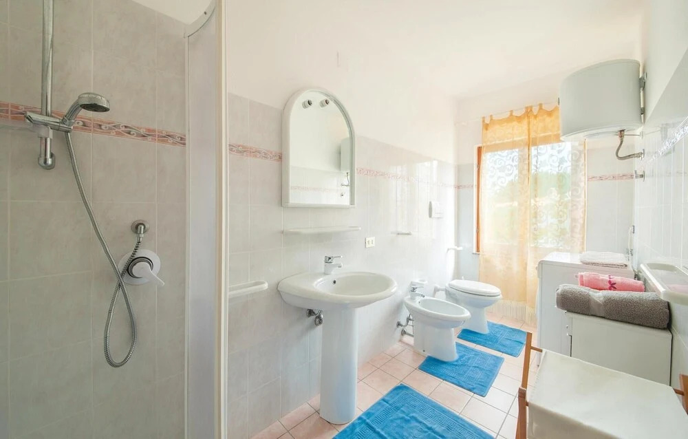 Stunning Apartment in Porto Alabe With 2 Bedrooms and Wifi