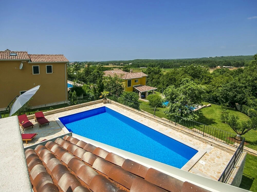 Beautiful Child-friendly Villa With Private Pool in Porec