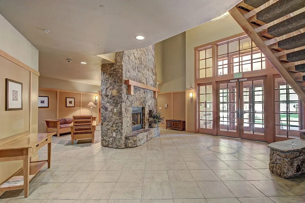 Luxury Remodeled Passage Point Condo - Short Walk to Lifts - Incredible View - PP403 by Redawning