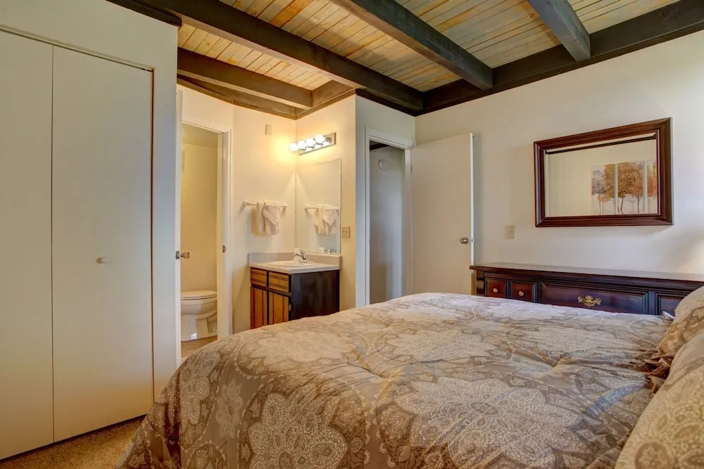 A203 Treehouse 2 Bedrooms 2 Bathrooms Condo