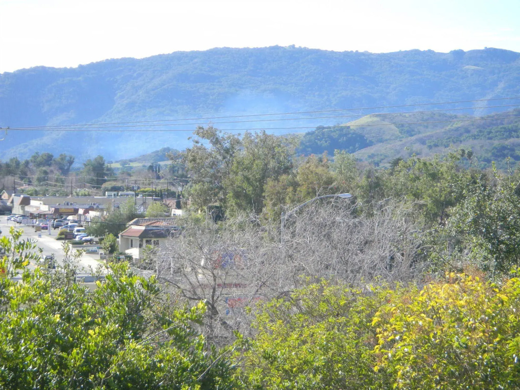 Oakridge Inn