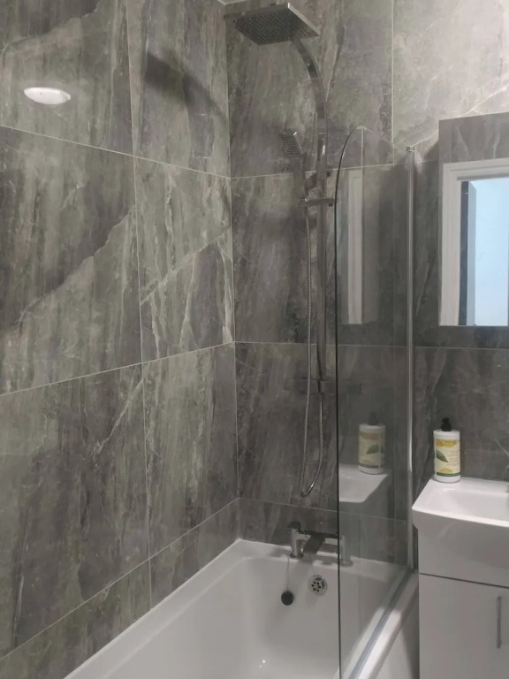 Modern & Stylish Retreat 15 Mins to Central London