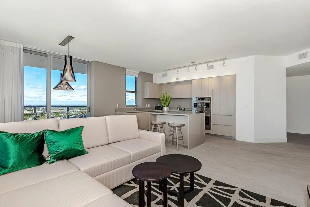 5*AMENITIES Luxury 3 BR-Stunning VIEW & High Floor