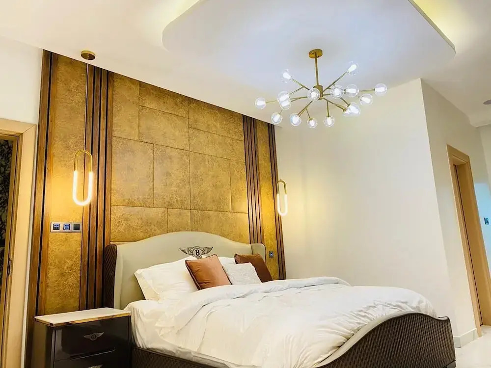 Sujimoto AveMontaigne BananaIsland Ikoyi