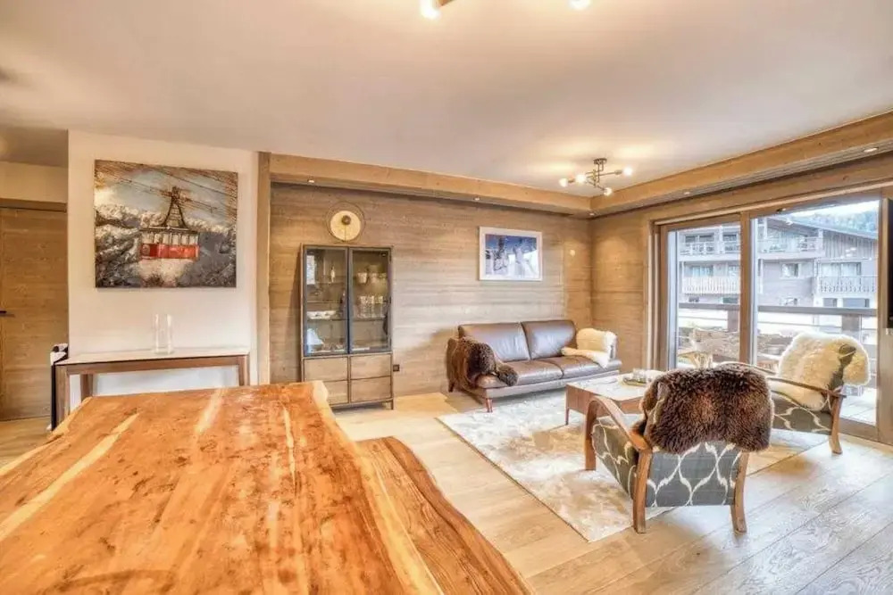 Luxurious 4-room Apartment With Swimming Pool, Gym, spa and Parking