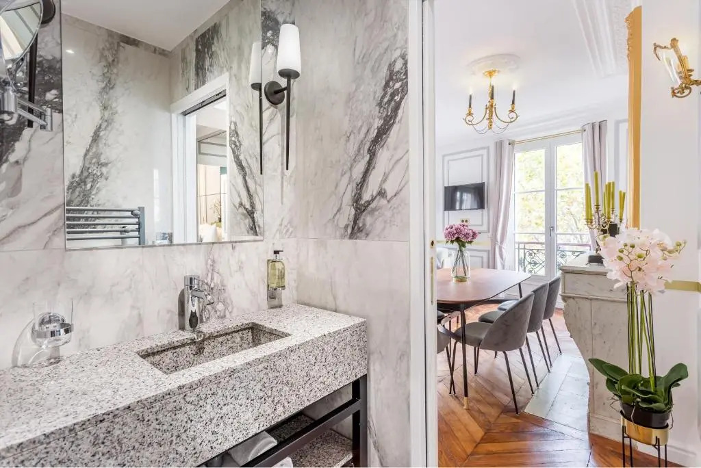 Luxury 2 Bedroom With Balcony - Louvre & Notre Dame
