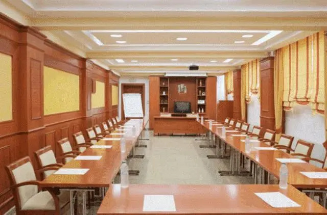 Elpida City Hotel