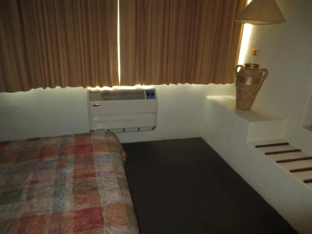 Hotel Las Palmas Midway Inn