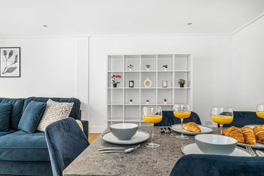 2BR with Patio in the Heart of Holborn