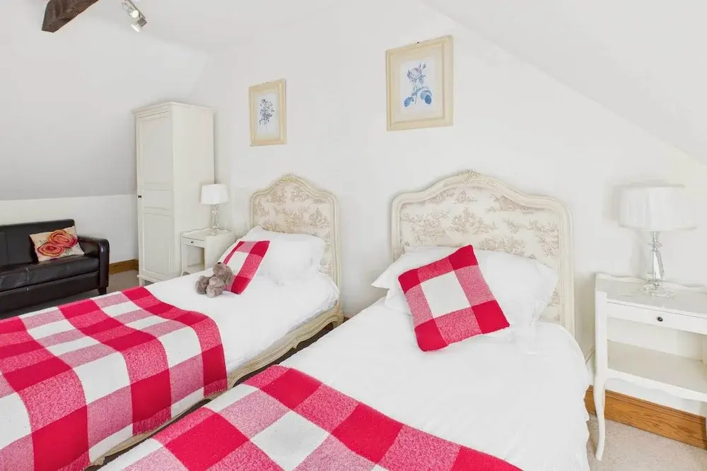 Host Stay Dolphin Dream
