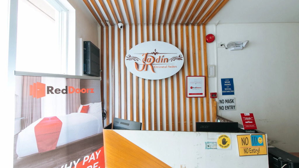 RedDoorz @ Jardin LRT Tayuman Manila