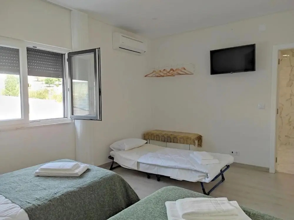Hall 92 Quartos com WC em moradia com piscina A-das-Lebres Loures