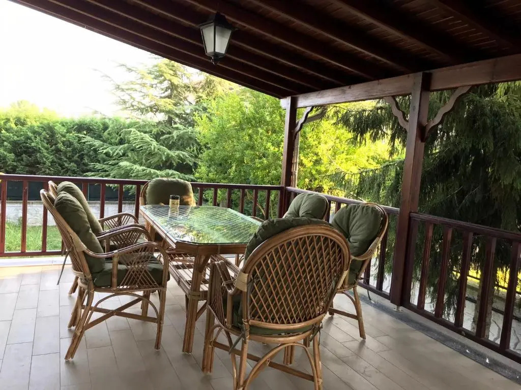 5 bedrooms private house with sauna and 500 m2 garden