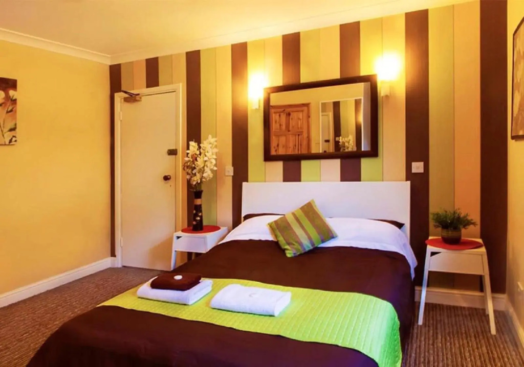 Hotel 261