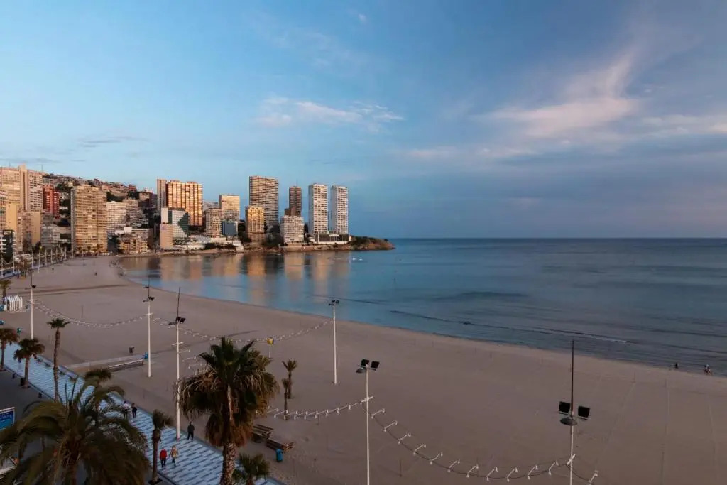 Luminoso Apartamento en Primera Línea de Playa