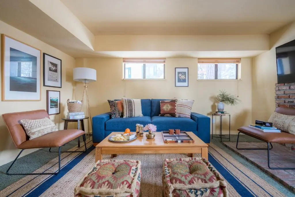 Juniper by Avantstay Incredible Mountainside Home w/ Incredible Lake Views!