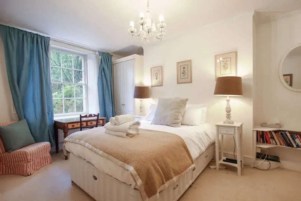 Charming & Spacious Garden Flat Close to the Clifton Triangle