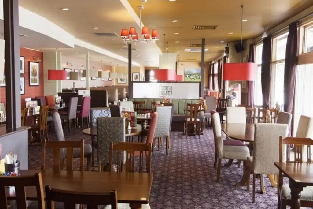 OYO Lakeside Willen Lake Milton Keynes