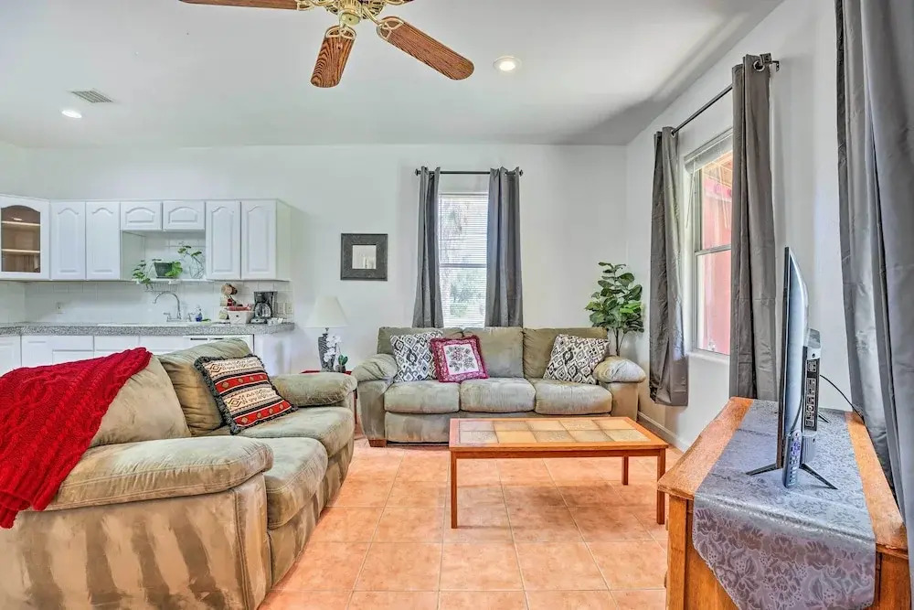 Cozy & Relaxing Eloy Apartment w/ Pool Access