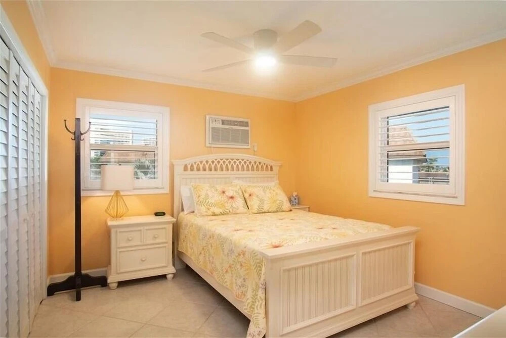 Seabreeze 2 Bedroom Home by Redawning