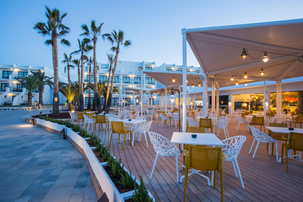 Курортный отель Grand Palladium White Island and Spa - All Inclusive