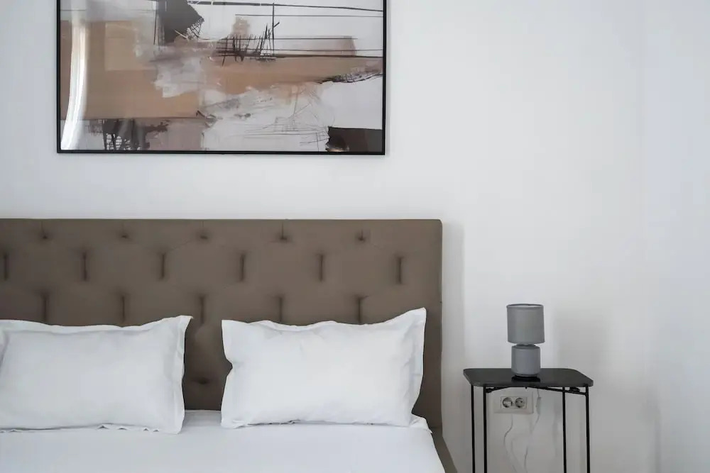 Uphome Suites