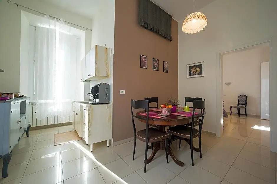 Flora Rooms