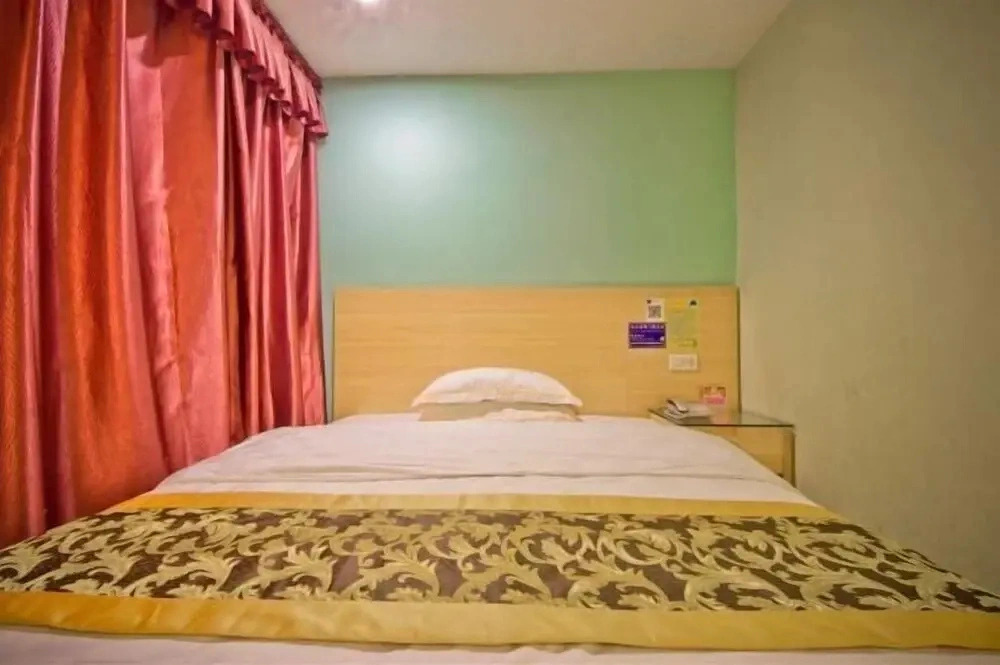 Yijia Express Hotel