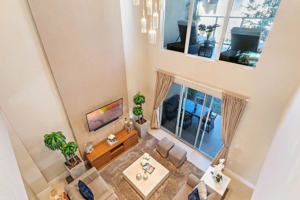 4 Bedrooms 45 Bathrooms Magic Village7603Rd