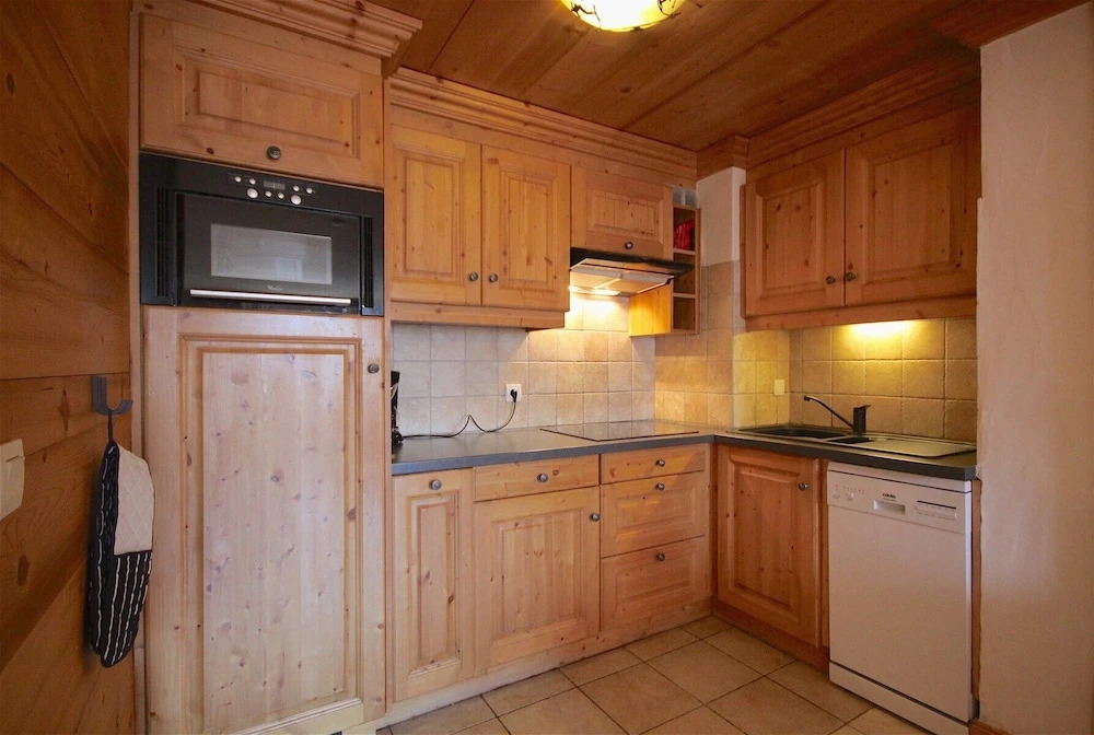 Lodge 12