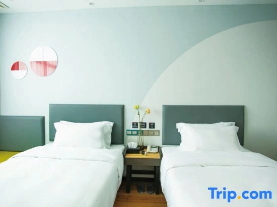 Pai Hotel (Rucheng North Station Luyang Market Branch)