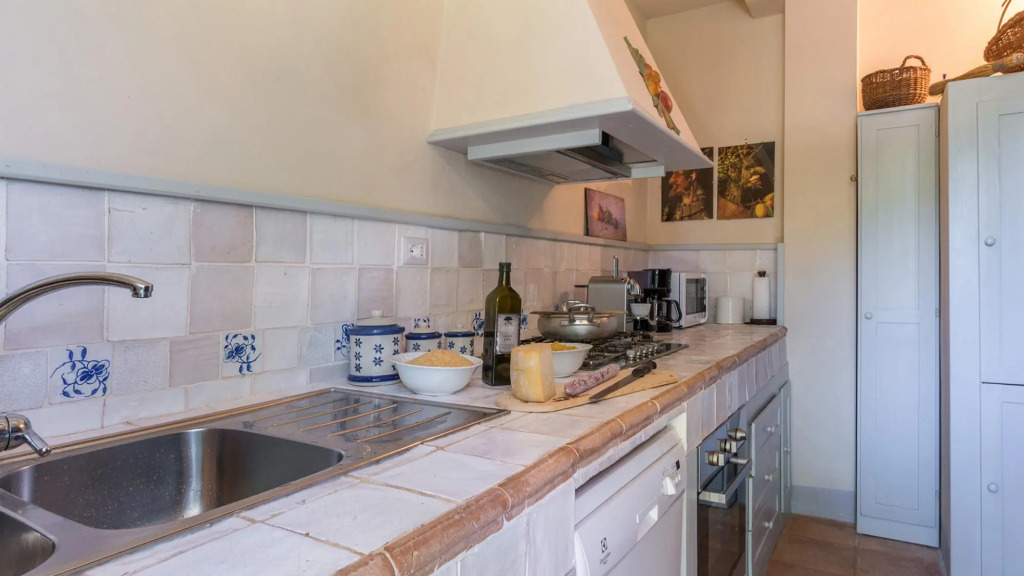 CASALE DEI TIGLI 8, Emma Villas