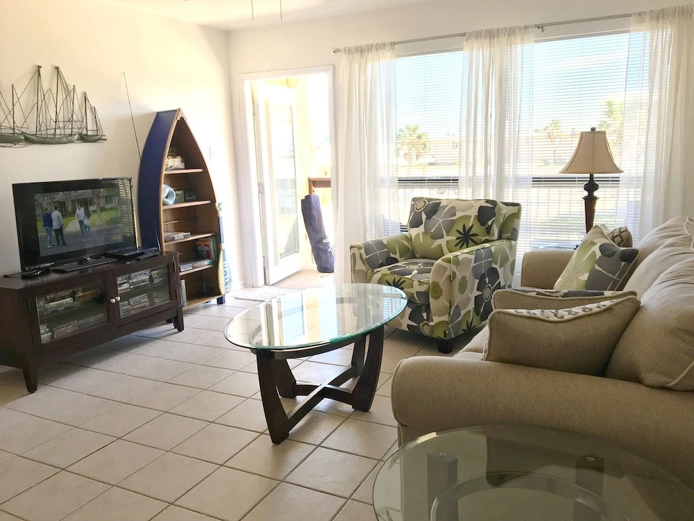 Nelray Shores - One Bedroom Condo
