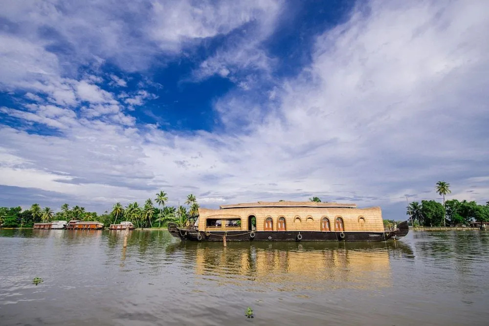 Oyo 24271 Houseboat My Trip 2bhk