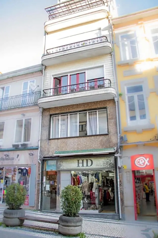 Travel & Live Hostel