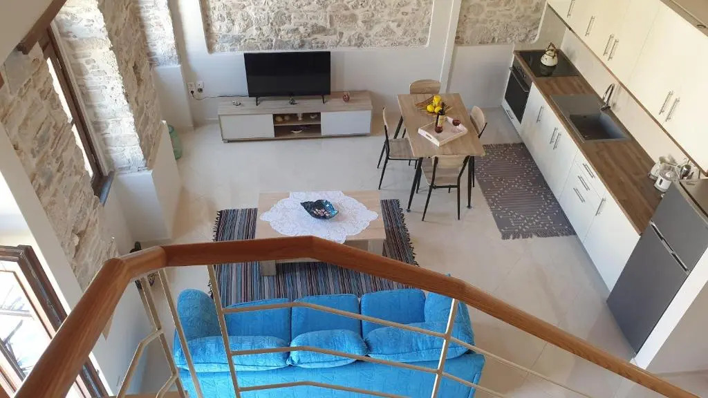 Christos Katerina House