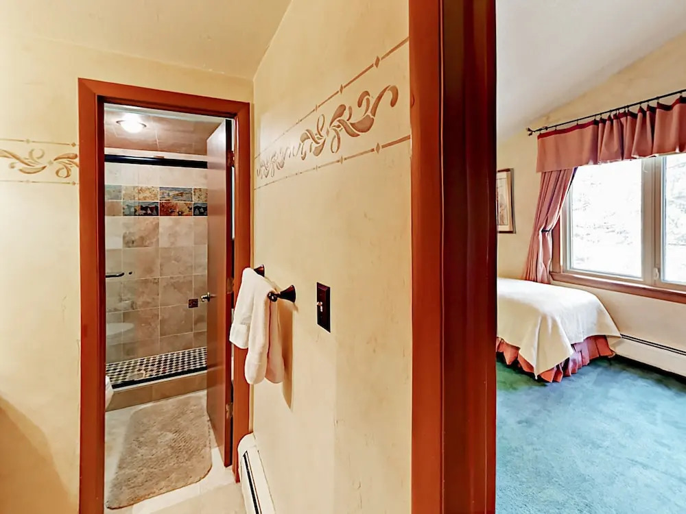 4562 Streamside Circle E Duplex Unit B 3 Bedrooms 3 Bathrooms Duplex